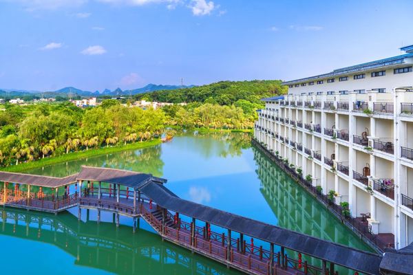 景区内!入住期间无限次温泉!广东韶关乳源丽宫国际温泉酒店浪漫星光大/双床房1晚含双早+云瑶谷无限次温泉门票2张