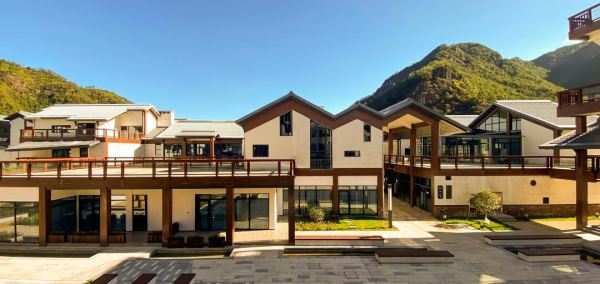 低过双十一,周末/元旦不加价!台州仙居云溪·景澜度假酒店 高级房1晚套餐(含双早+迷你吧+欢迎点心等)