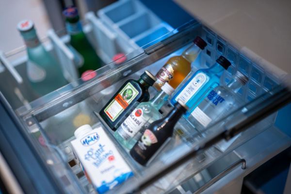 兰博基尼除了跑车居然还有酒店?杭州托尼洛·兰博基尼ROSSO酒店 豪华大床房 1晚(含双早+欢迎水果+迷你吧+行政酒廊)