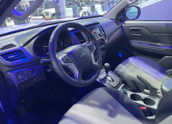 MITSUBISHI MOTORS 三菱汽车 三菱L200