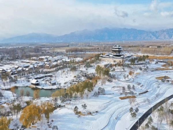 滑雪滑到爽!含双人全天雪票!北京世园凯悦酒店 凯悦大床房1晚套餐(含双早+石京龙雪票+中免直供免税额度)