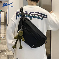 WARRIOR 回力 潮牌简约斜挎包男大容量胸包男款男士挂包单肩包包便携学生斜跨包 黑色+青蛙挂件