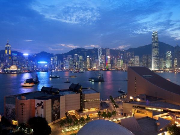 送800港币餐饮额度!距维港仅250米!中国香港喜来登酒店 海景特大床房1晚