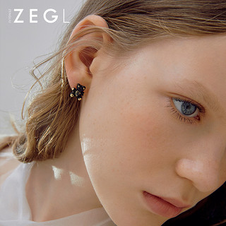 ZEGL黑色爱心小熊耳钉简约女小巧耳环2023潮气质银针耳饰 拥抱小熊耳钉