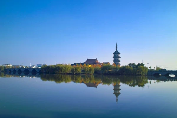 近东湖景区!可半拆分,周末元旦不加价!嘉兴平湖卓越铂尔曼酒店 高级房2晚(含双早)