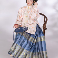 汉客丝路 明制汉服婚服复原兔衔璎珞织金缎马面裙分码现货