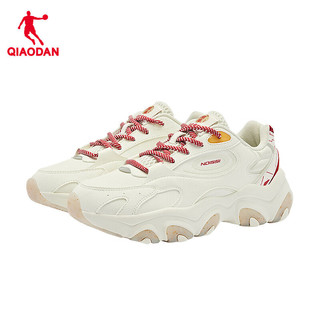 QIAODAN 乔丹 精灵喵运动鞋女春季休闲鞋复古老爹鞋轻便跑步鞋 象牙色/铁红色 38码
