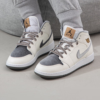 耐克（NIKE）女鞋滑板鞋 2024春季运动鞋AIR JORDAN 1 AJ1中帮休闲鞋 FB9899-100 36.5