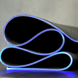 灵蛇（LINGSHE)发光鼠标垫 USB扩展坞HUB   RGB电竞游戏鼠标垫超大桌垫防滑防溅水加厚250*350黑色 P92