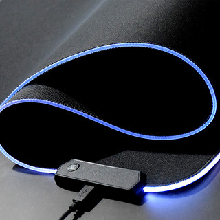 灵蛇（LINGSHE)发光鼠标垫 USB扩展坞HUB   RGB电竞游戏鼠标垫超大桌垫防滑防溅水加厚250*350黑色 P92