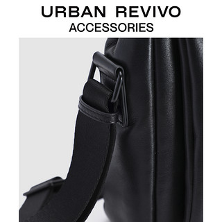 URBAN REVIVO 冬男士时尚设计感大容量斜挎包UAMB30085