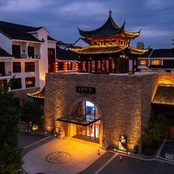 住的是高级套房日历房54折周边景点众多苏州吴宫御宴酒店吴宫舒睡庭院