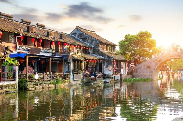 两位数价格住进国家5A级景区，全程不加价！浙江嘉善西塘多店1晚通兑套餐