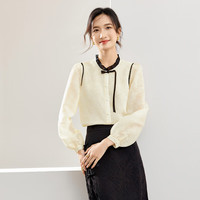 尚都比拉春季通勤韵味知性盘扣装饰荷叶领灯笼袖衬衫 米杏色 S