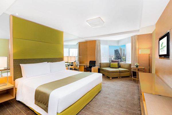 超长有效期至11月底,端午国庆均不加价!泰国曼谷是隆假日酒店 - IHG 旗下酒店 豪华房1晚(含双早+免升至尊贵房)