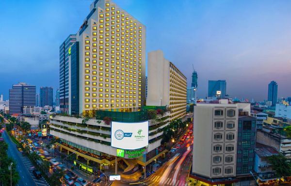 超长有效期至11月底,端午国庆均不加价!泰国曼谷是隆假日酒店 - IHG 旗下酒店 豪华房1晚(含双早+免升至尊贵房)