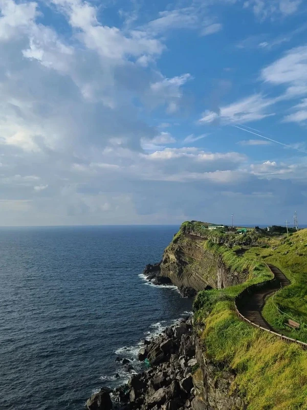 上海直飞韩国济州岛4天自由行(往返直飞含税机票 1晚酒店住宿 10kg