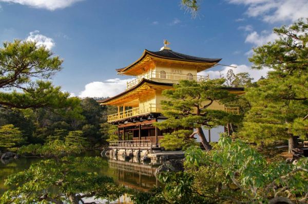 门口就是JR站，1站即可达京都！日本京都梅小路皇家花园酒店 高级双床房 1晚