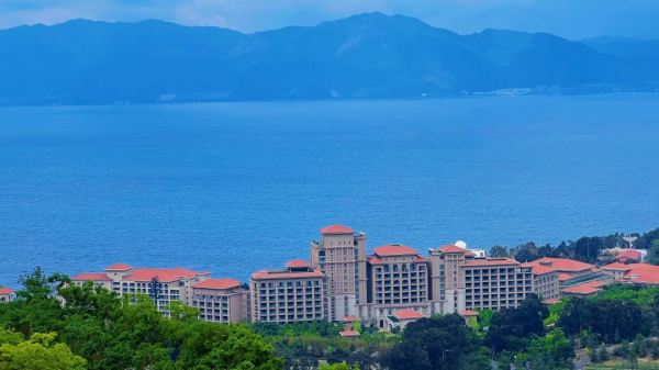 抚仙湖畔国内希尔顿旗舰标杆云南抚仙湖希尔顿酒店山景客房1晚含双早