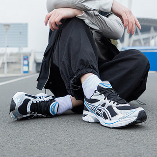 ASICS 亚瑟士 跑鞋