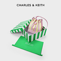 CHARLES & KEITH Short Sentence x CHARLES&KEITH;“自在穿行”系列大号条纹水桶包