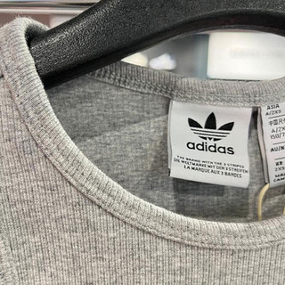 阿迪达斯 （adidas）三叶草背心女装春季训练运动服时尚透气休闲无袖T恤 IJ8261灰色 XS