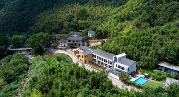 夏季遛娃提前囤!门口就能玩水溯溪!桐庐潜庐乡居民宿 暑-庭院景观标准间1晚(含早餐+下午茶)