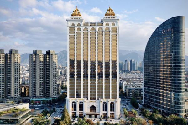 就在富春江畔!桐庐骏悦酒店 高级城景双床房1晚(含双早)