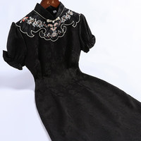 戚薇改良旗袍2024年夏季女绣花黑色中国风复古日常连衣裙 黑色 S
