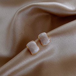Trendolla S925银针法式复古白色花纹滴油耳钉女小巧弧形简约百搭气质耳环