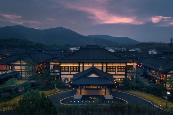 占地430亩的“唐风小古都”，不在西安在湖州！周末元旦不加价！湖州长兴大唐贡茶璞仕酒店 归璞园景大床房 2晚可拆分（含双早+酒店体验）