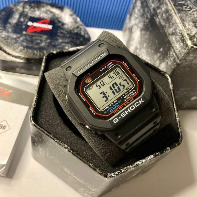 G-SHOCK 经典系列 43.2毫米太阳能电波腕表 GW-M5610BB-1