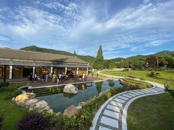 江浙沪囤!适合全家人去的温泉酒店!余姚阳明温泉山庄 园景精致大床房1晚+双早+下午茶