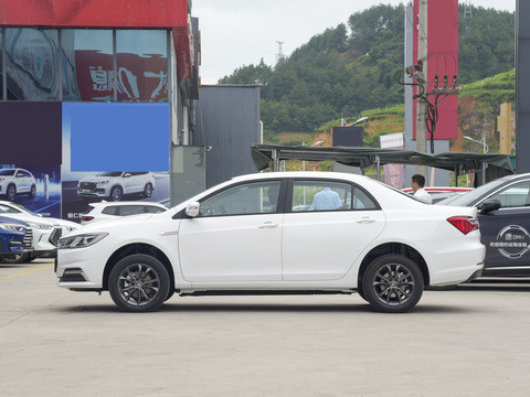 BYD 比亞迪 秦新能源