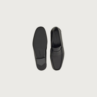 菲拉格慕 Ferragamo）男士黑色标识装饰莫卡辛鞋 0768164_3E _100/46