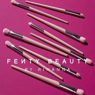 FENTY BEAUTY 蕾哈娜艺能全开眼影刷铺色晕染（艺能全开迷你锥形眼影精准刷  220）