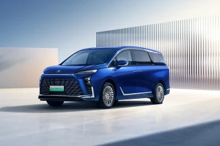 别克gl8 插电混动  24款 avenir艾维亚 1.5t 138km 奢享版7座