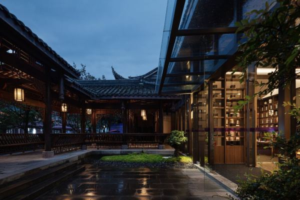 近乐山大佛,可住3人全程不加价!山水S酒店(乐山大佛店) 园景·豪华亲子房 1晚(含3早+下午茶+汉服体验)