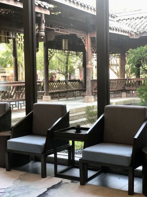 近乐山大佛,可住3人全程不加价!山水S酒店(乐山大佛店) 园景·豪华亲子房 1晚(含3早+下午茶+汉服体验)