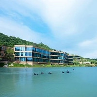 3.4折！史低！周末不加价！莫干山都喜天丽酒店 豪华湖景房2晚连住（含双早+欢迎水果+草坪游戏）