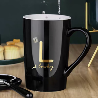 共禾京品马克杯陶瓷杯子咖啡杯茶杯男女大容量380ml 带勺带盖(黑色) 创意陶瓷杯-黑色
