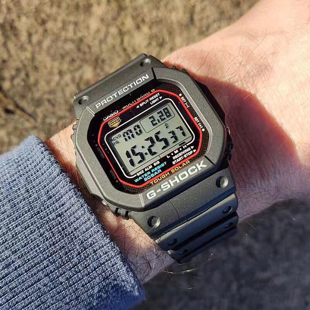 CASIO 卡西欧小红圈G-SHOCK经典系列43.2毫米太阳能电波腕表GW-M5610U-1