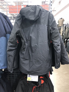 迪卡侬（DECATHLON）户外徒步登山冲锋衣男三合一可拆卸防雨防风两件套quechua 黑色 S