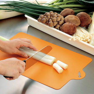 Inomat 日本创意水果砧板塑料树脂软切菜砧板 超薄厨房切菜板 分类可弯曲菜板 米色