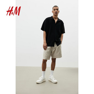H&M男装衬衫2024夏季法式宽松褶裥罗纹八字领短袖衬衫1229332 浅米色 180/116 XL