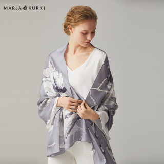 玛丽亚古琦玛丽亚.古琦（MARJAKURKI）520长款丝巾欧美风高档桑蚕丝加大披肩丝巾女礼盒装爱意环绕1HH460290灰