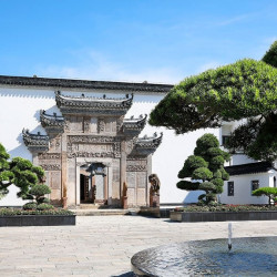 出门就是广富林，沪上遛娃好去处！上海松江广富林宰相府酒店 逸居房1晚（含4份早餐+相府礼遇+迷你吧+旅拍等）