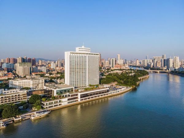 住一次够吹半年!吃遍3家米其林,广东人的排面!广州白天鹅宾馆 标准/豪华城景房1-2晚套餐