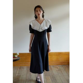 独束大码女装法式甜美双层荷叶领连衣裙女夏微胖mm显瘦收腰小黑裙