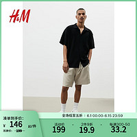 H&M 男装衬衫2024夏宽松版褶裥八字领衬衫1229332 黑色 165/84 XS